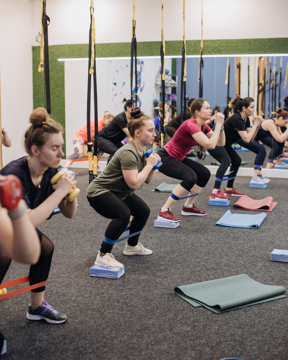Участницы проекта Stretch School на групповой тренировке